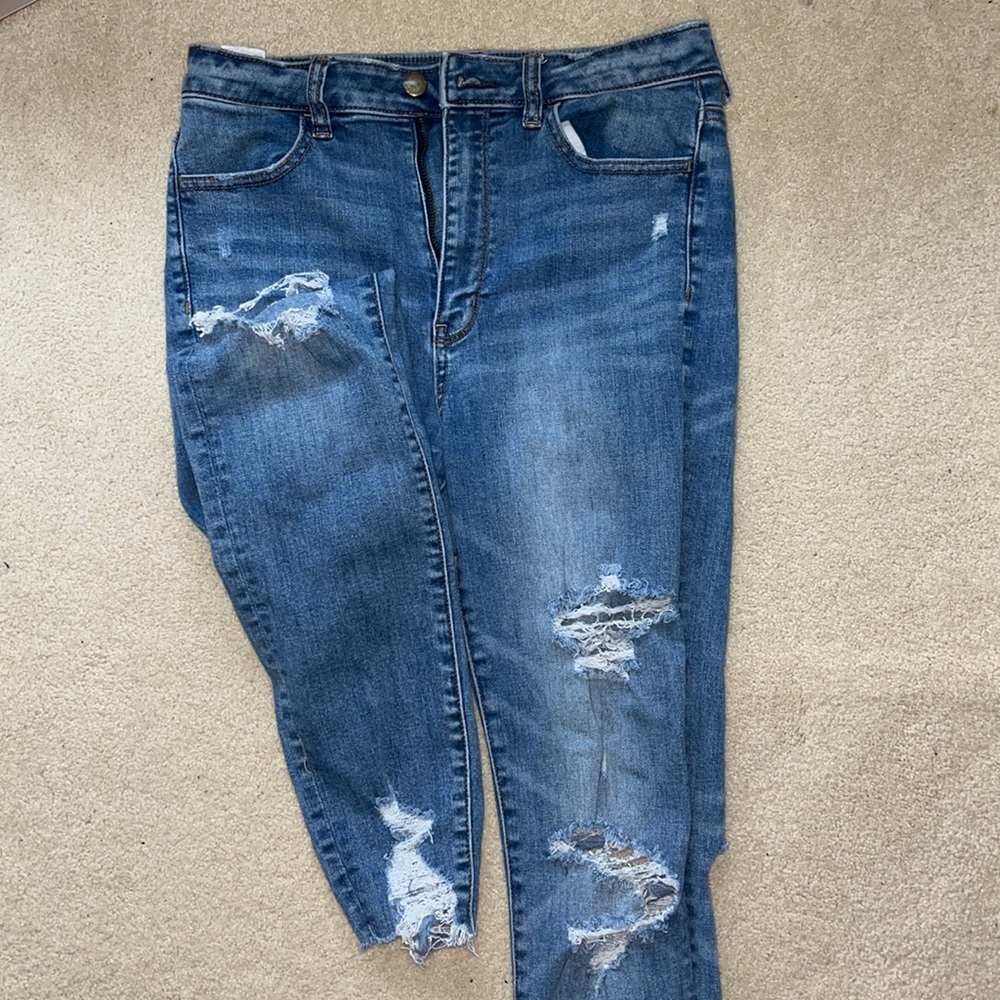 American Eagle Outfitters skinny ripped jeans